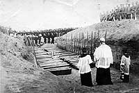 Photo # NH 85698:  Burial ceremonies for victims of USS Bennington's 21 July 1905 boiler explosion