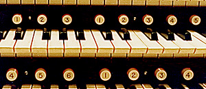 Thumb pistons on the Holtkamp organ