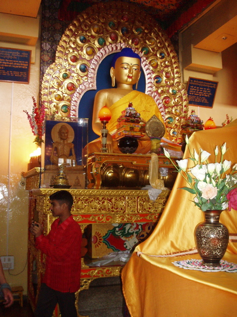 Buddha with scale and siting