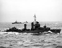 Photo # 80-G-324218: USS Fanning and other destroyers escorting the Doolittle Raid task force, April 1942