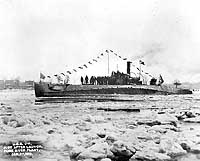 Photo # NH 44555:  USS O-9 afloat immediately after launching, 27 January 1918