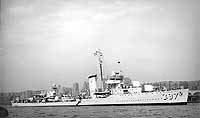 Photo # NH 81173:  USS Benham in New York Harbor, 1939