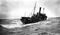 Photo #  NH 85066:  S.S. Dagfin broken down at sea, 12 September 1918.