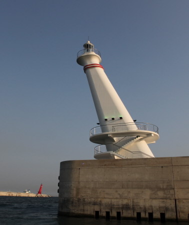 Ulsan Sin Hang east Breakwater South End Light