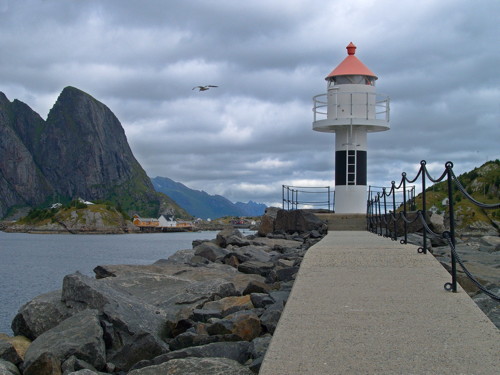 Reine Pier Light